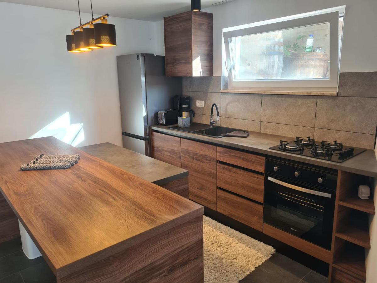 Villa Ska Пула Екстериор снимка