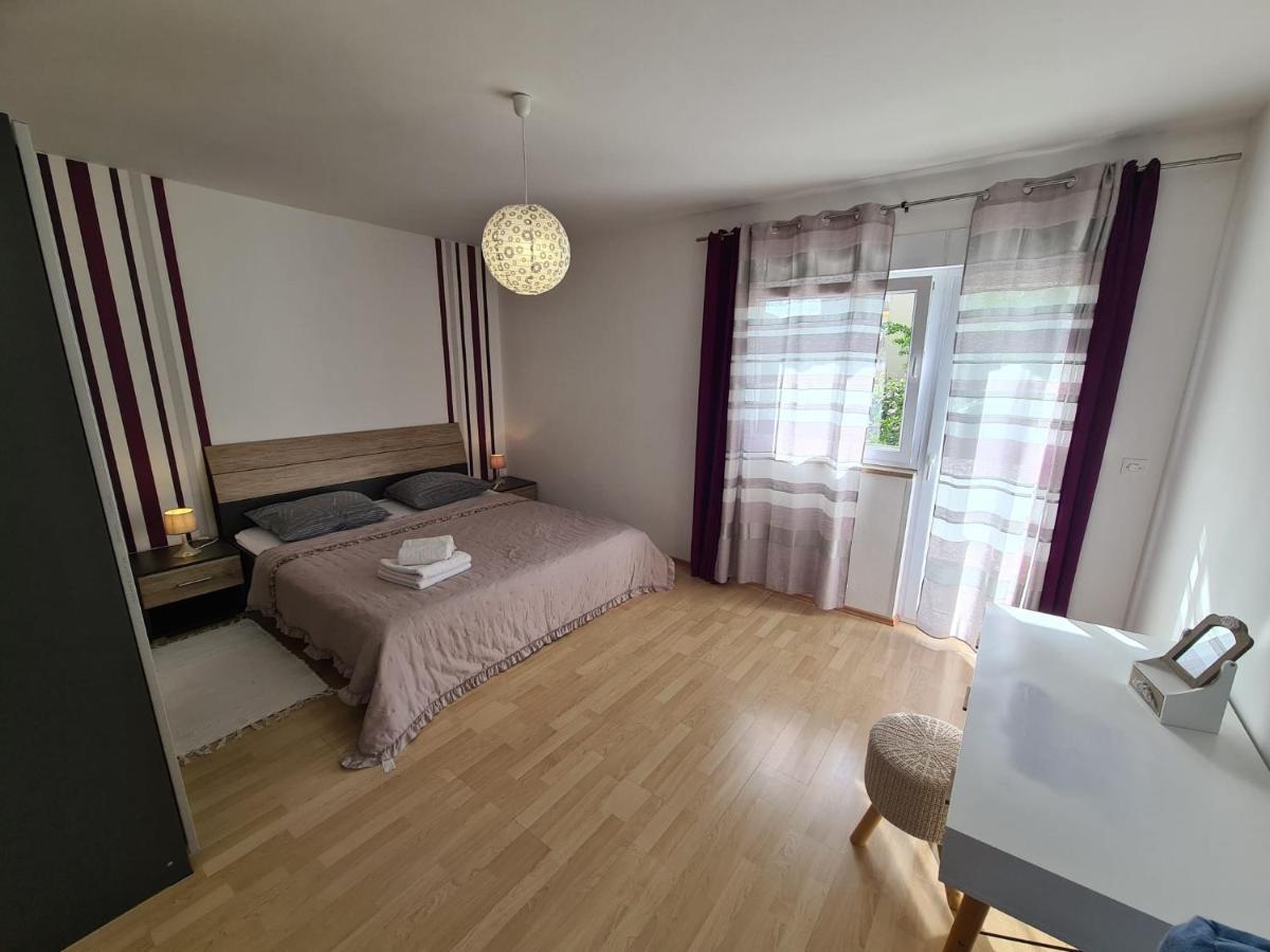 Villa Ska Пула Екстериор снимка