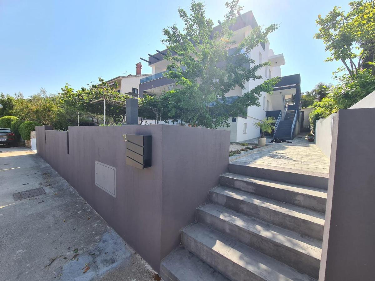 Villa Ska Пула Екстериор снимка