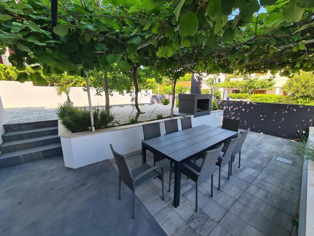 Villa Ska Пула Екстериор снимка